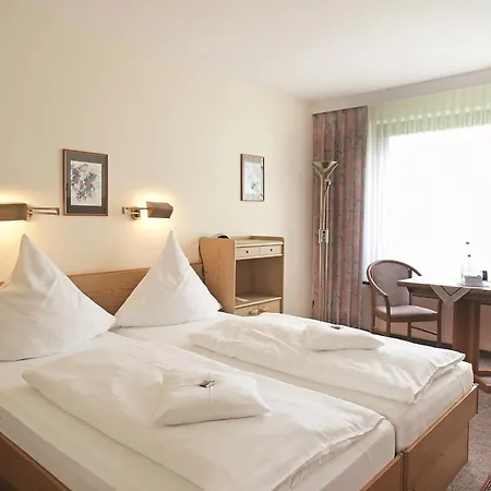 מלון Haus Thorwarth - Garni