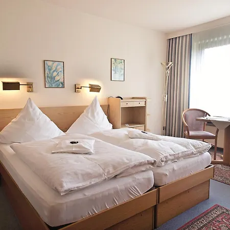 מלון Haus Thorwarth - Garni