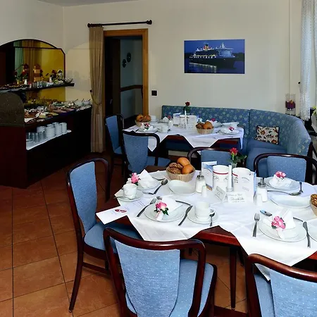 Haus Thorwarth - Garni מלון 3*